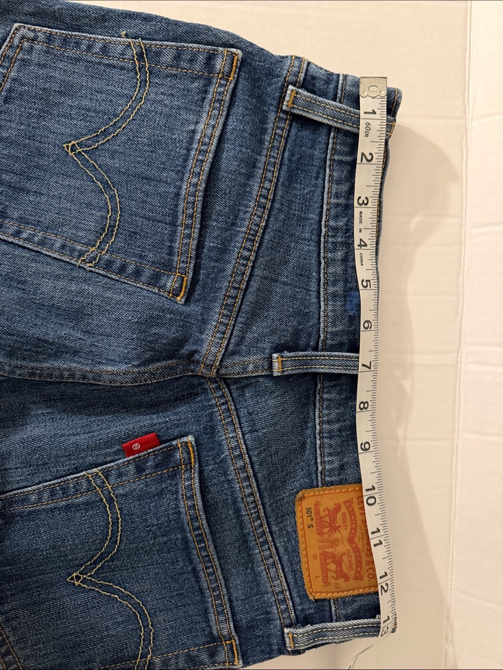 #213 Levi's Men’s Slim Straight Blue Denim Jeans with Tan Leather Patch